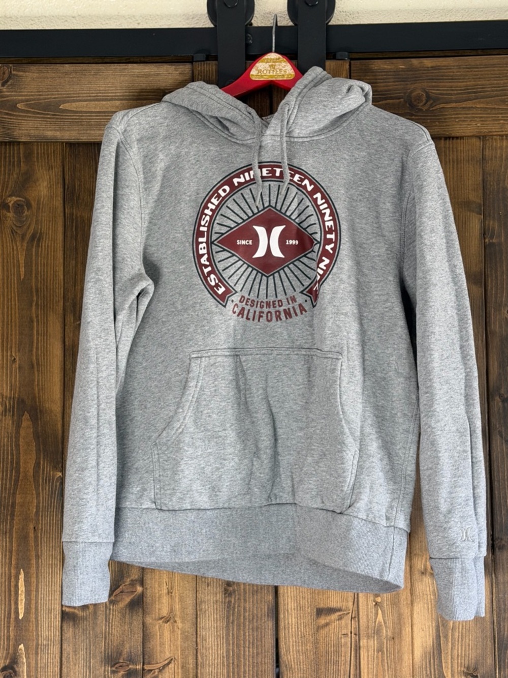 Hurley Light Gray Pullover Hoodie with Maroon Graphic